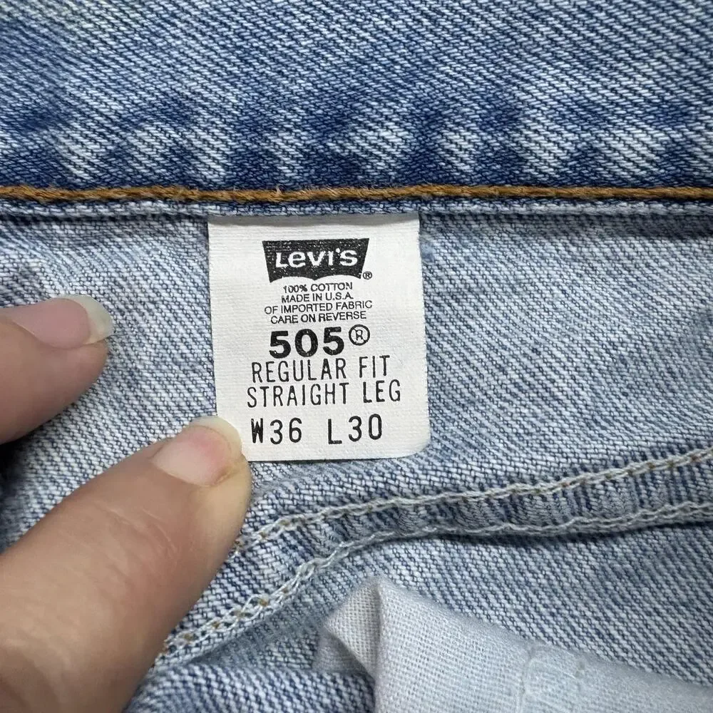 Vintage Levis 505 Jeans Mens 33x29 Light Wash Blue Denim Straight Leg USA 90s
